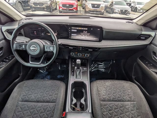 Used 2025 Nissan Kicks SV FWD image 16