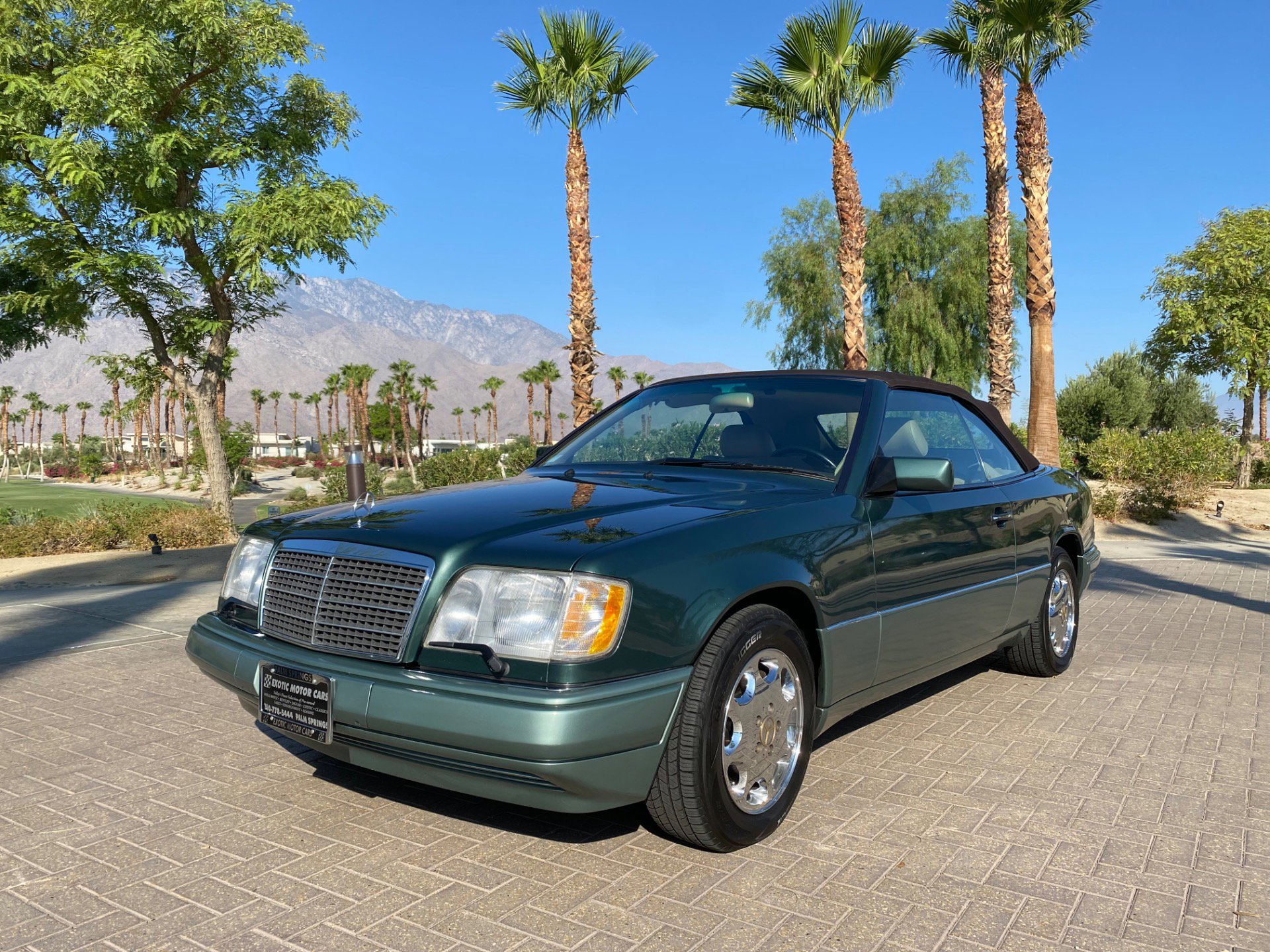 Used 1994 Mercedes-Benz E 320 Convertible image 3