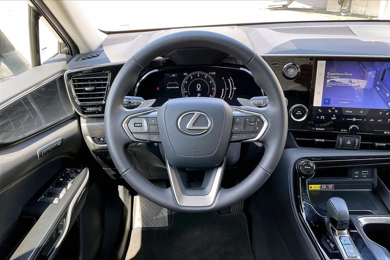 Used 2025 Lexus NX 250 FWD w/ Towing Package (2000 Lbs) image 9