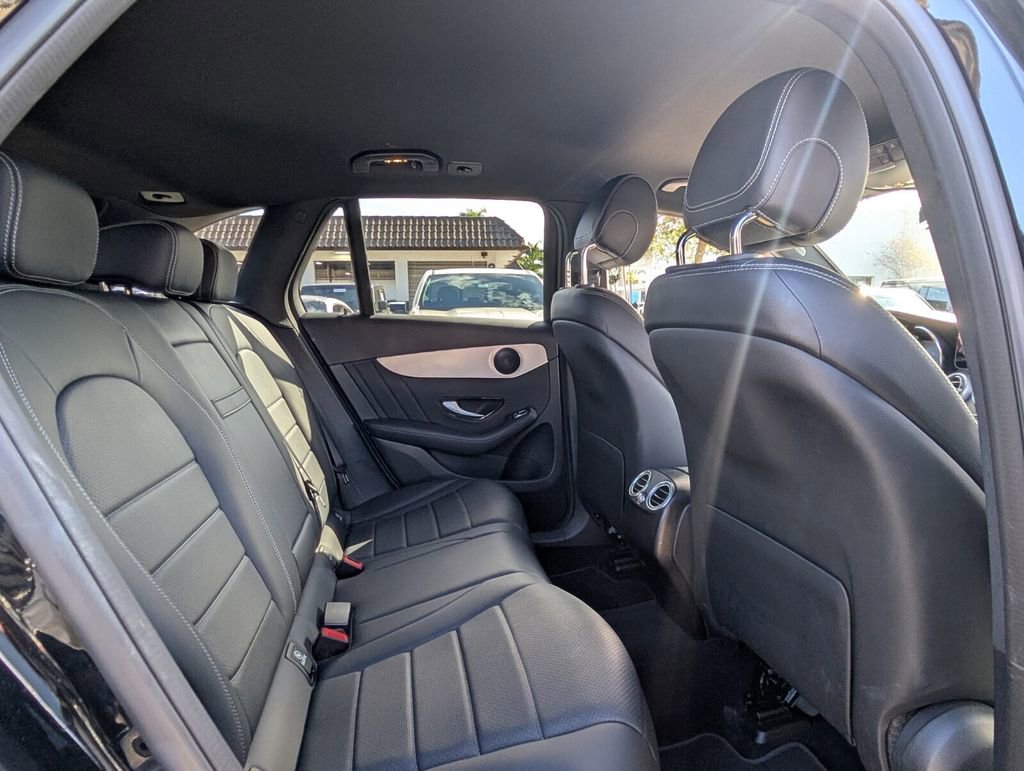 Used 2022 Mercedes-Benz GLC 300 image 17