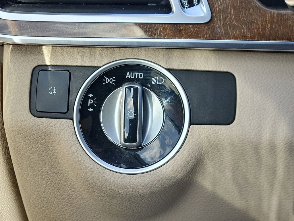 Used 2014 Mercedes-Benz E 350 4MATIC Sedan w/ Premium 1 Package image 23