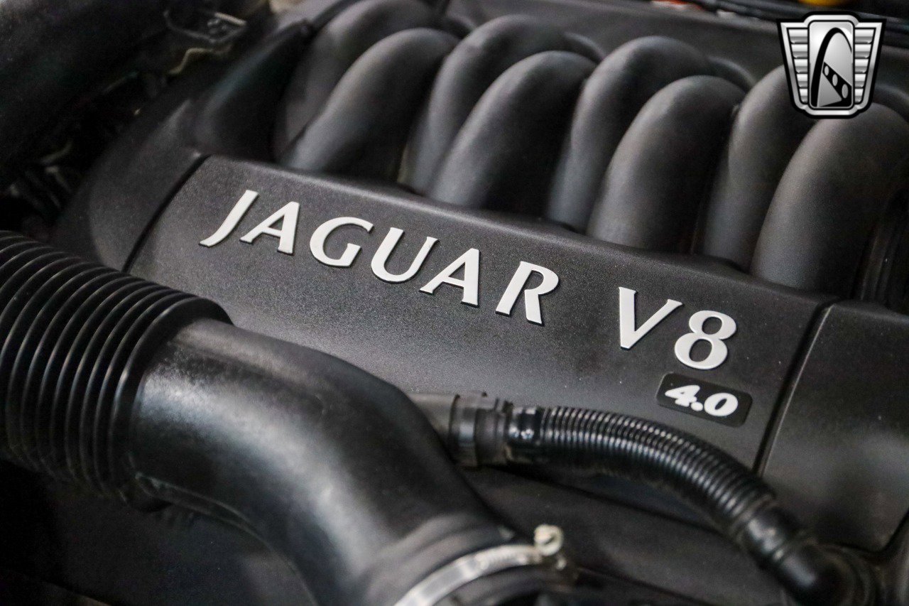 Used 2001 Jaguar XJ8 image 14
