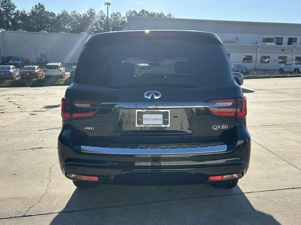 Used 2024 INFINITI QX80 Sensory AWD/4WD image 4