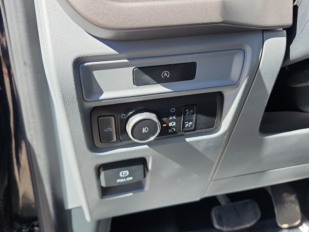 Used 2025 Ford F150 XLT w/ Equipment Group 301A Standard AWD/4WD image 19