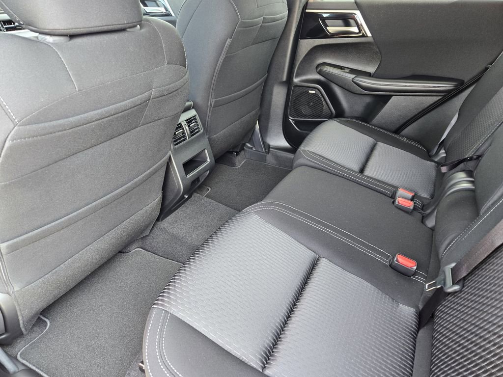 New 2026 Mitsubishi Outlander ES image 20