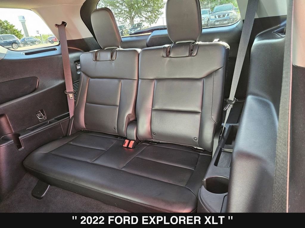 Used 2022 Ford Explorer XLT w/ Equipment Group 202A image 18