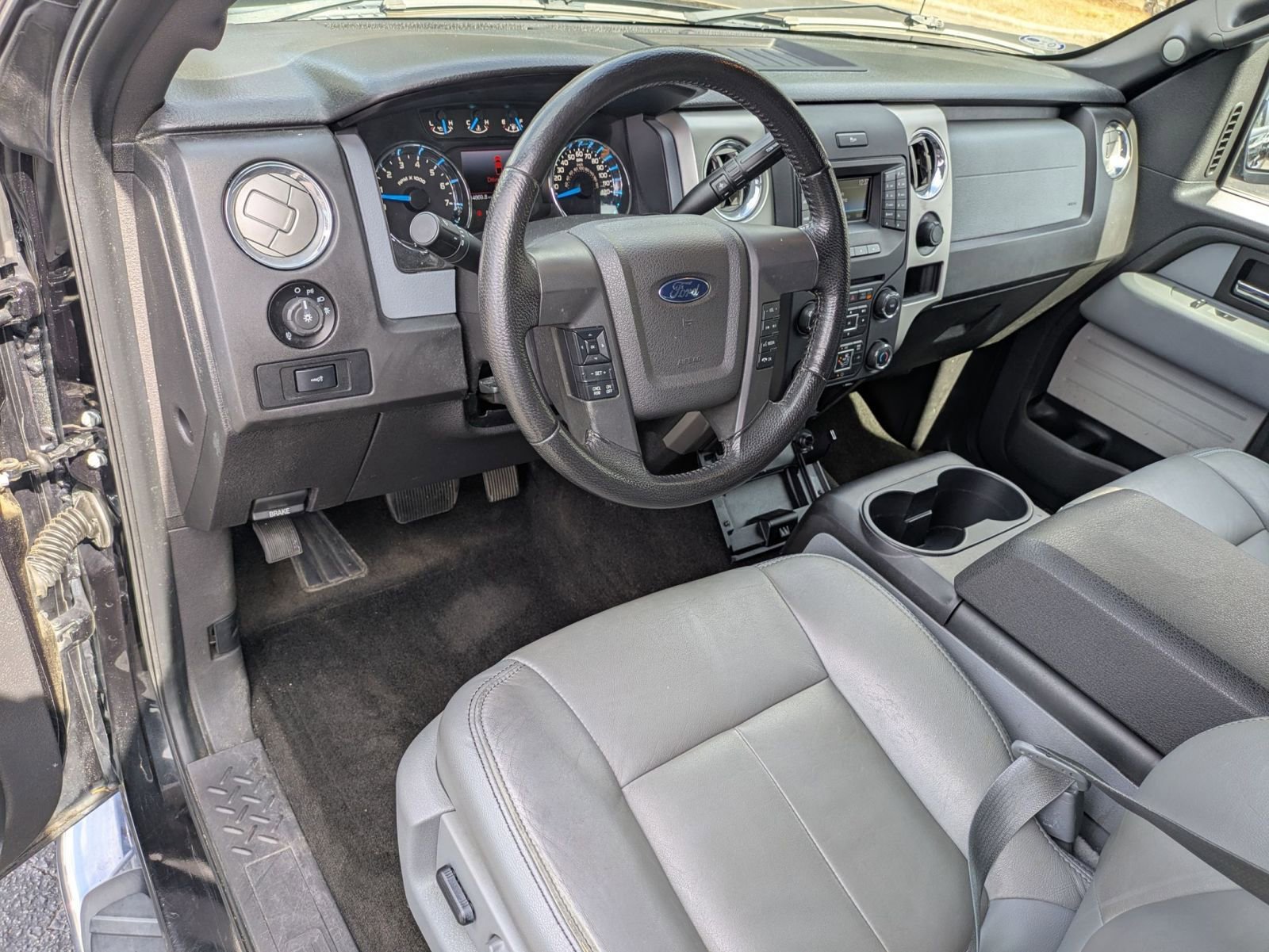 Used 2014 Ford F150 XLT w/ Equipment Group 302A Luxury image 9