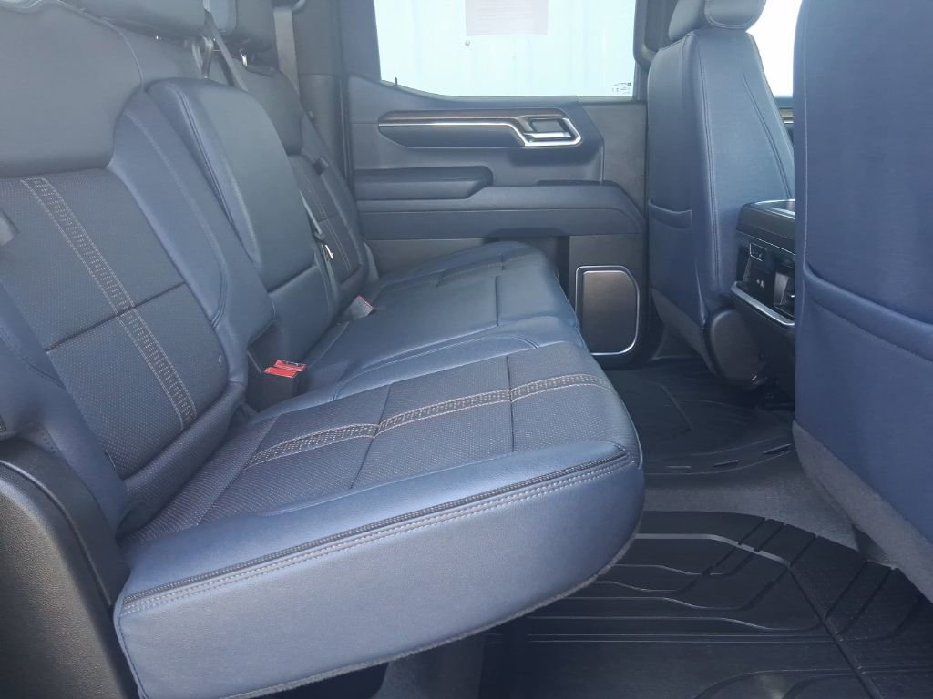 Used 2025 Chevrolet Silverado 1500 High Country w/ Technology Package image 16