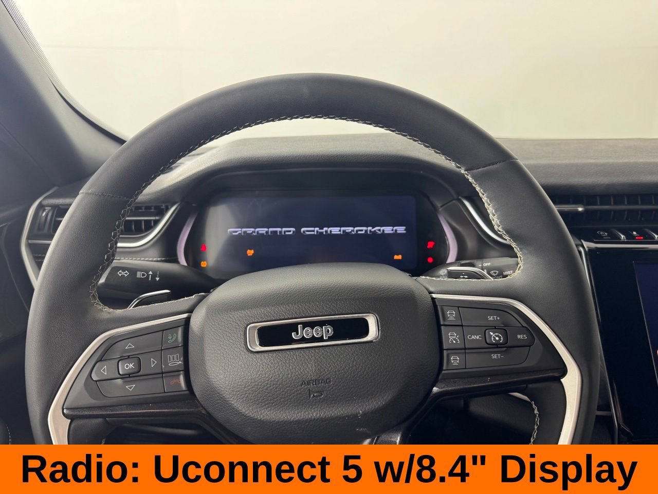Used 2023 Jeep Grand Cherokee Altitude AWD/4WD image 16