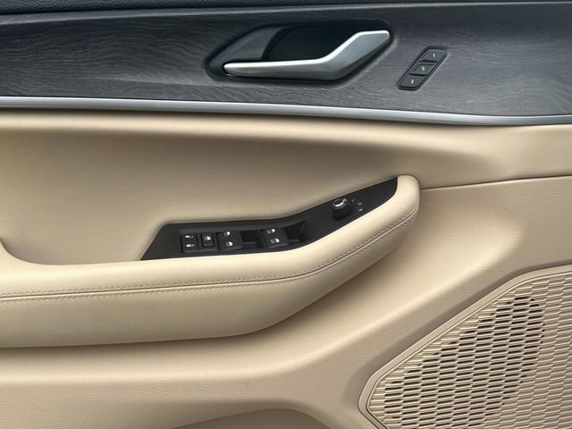 Used 2025 Jeep Grand Cherokee L Limited w/ Black Appearance Package image 30