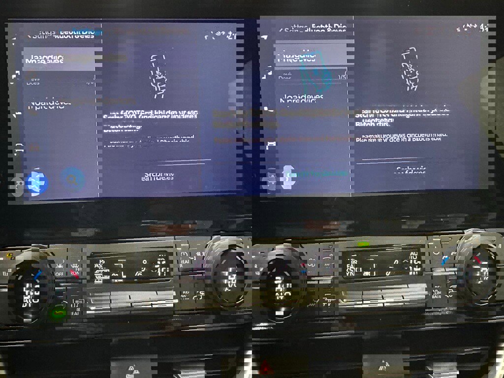 Used 2025 Toyota Grand Highlander AWD image 29