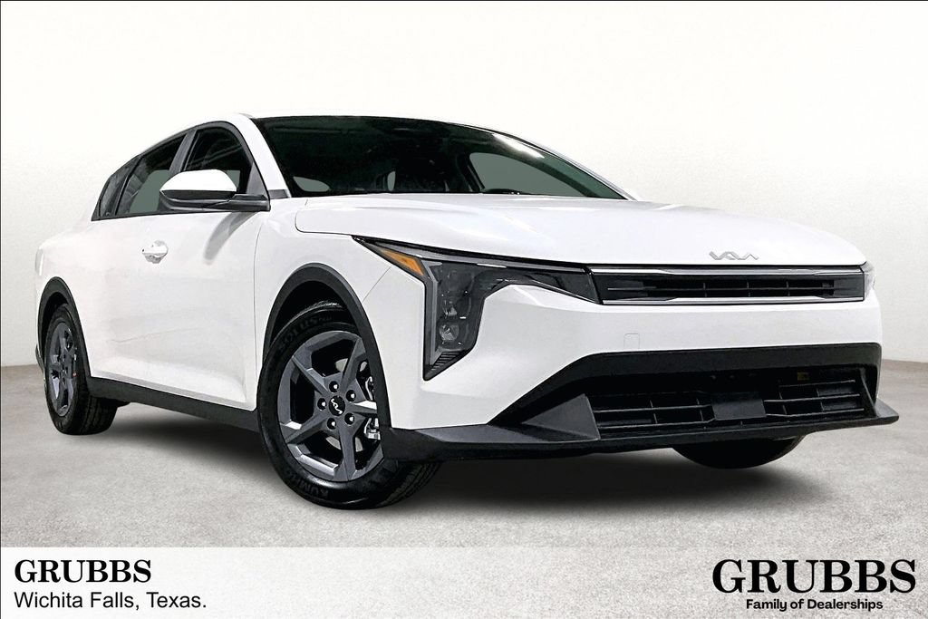 New 2025 Kia K4 FWD image 1