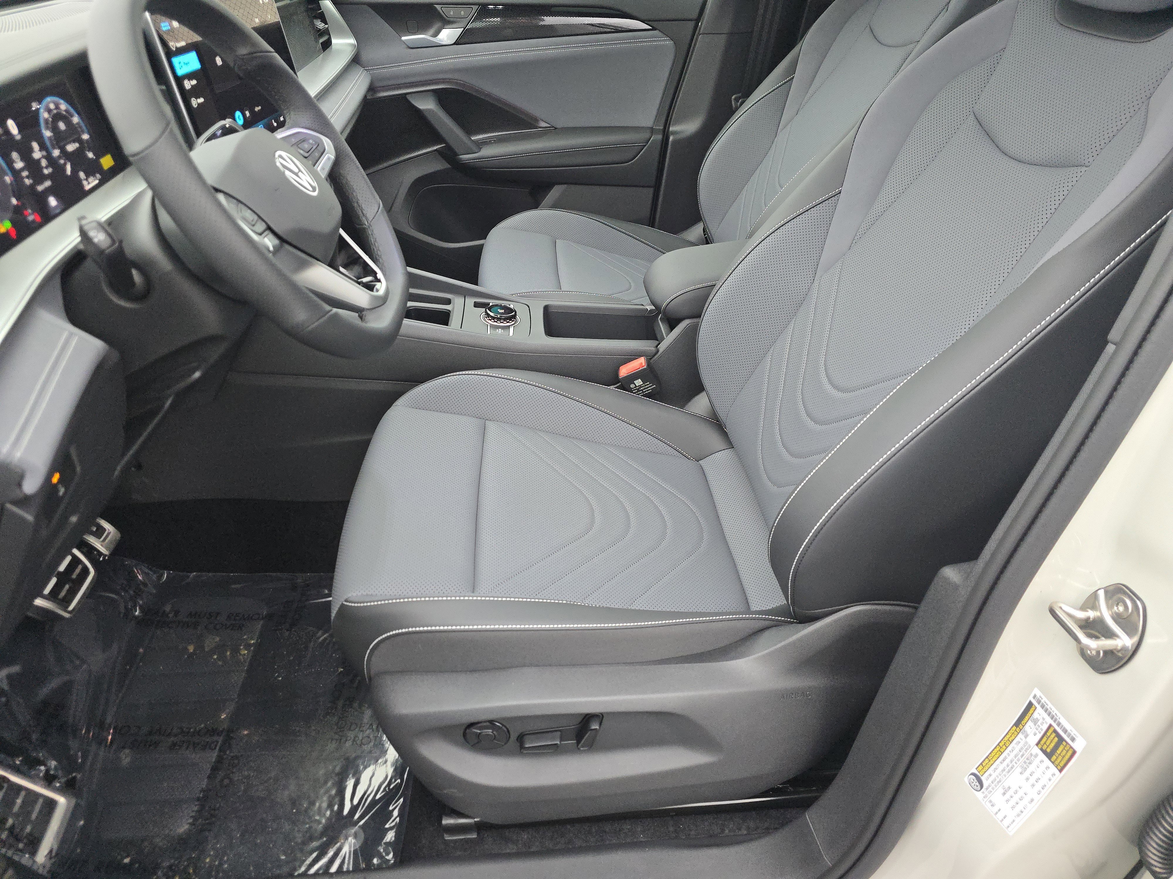 New 2026 Volkswagen Tiguan SE R-Line image 19