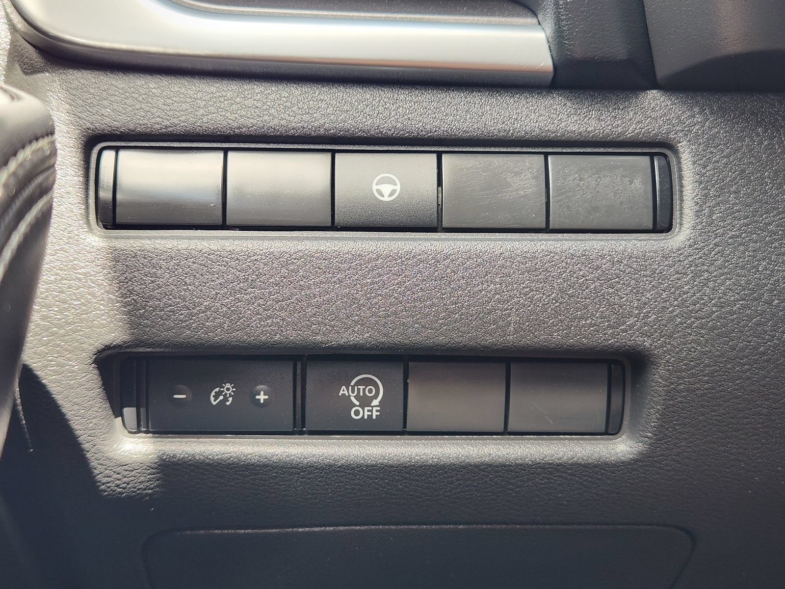 Used 2023 Nissan Rogue SV FWD image 25