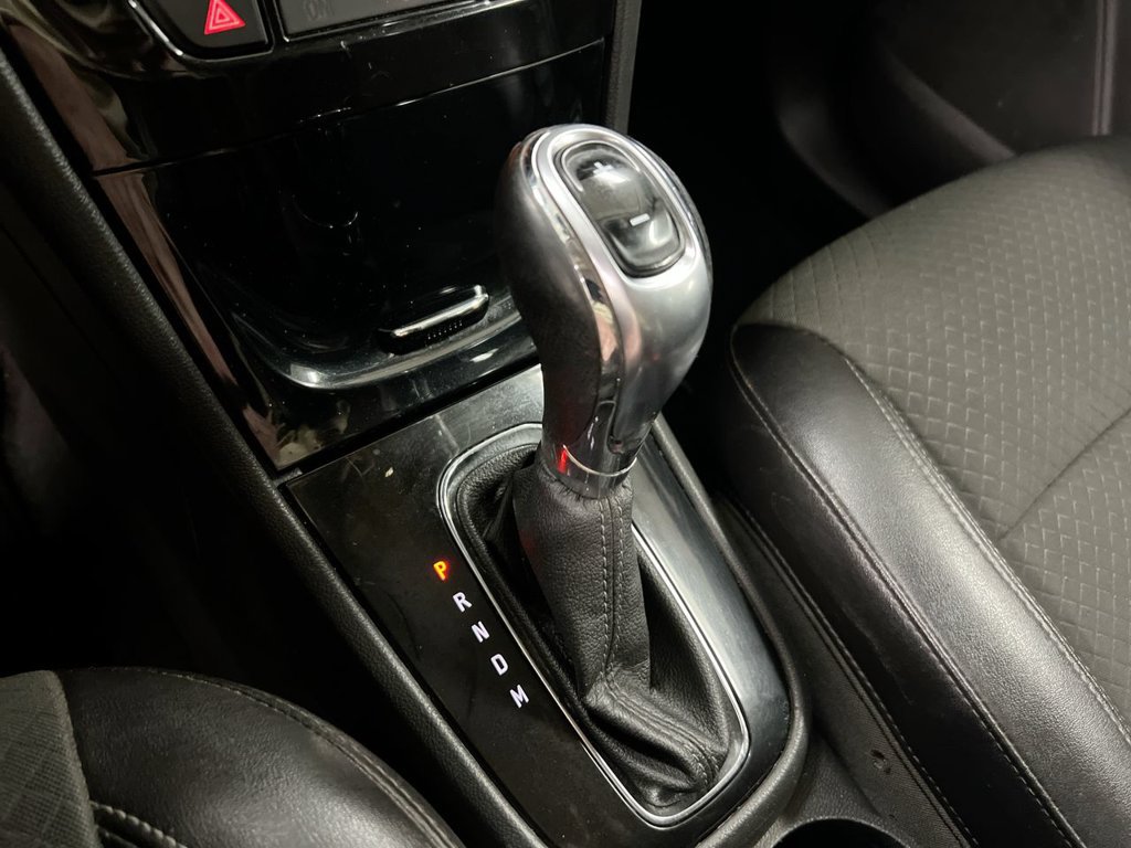 Used 2018 Buick Encore Preferred AWD/4WD image 17