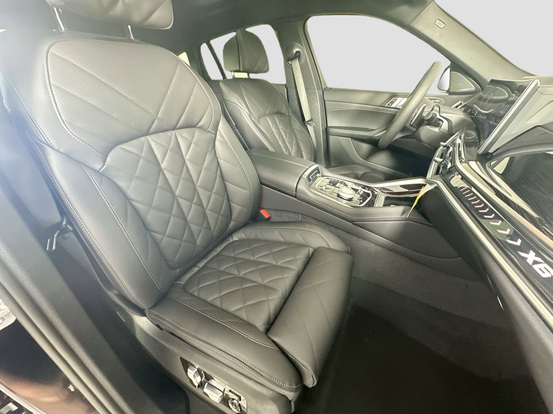 New 2026 BMW X6 xDrive40i w/ Executive Package image 29