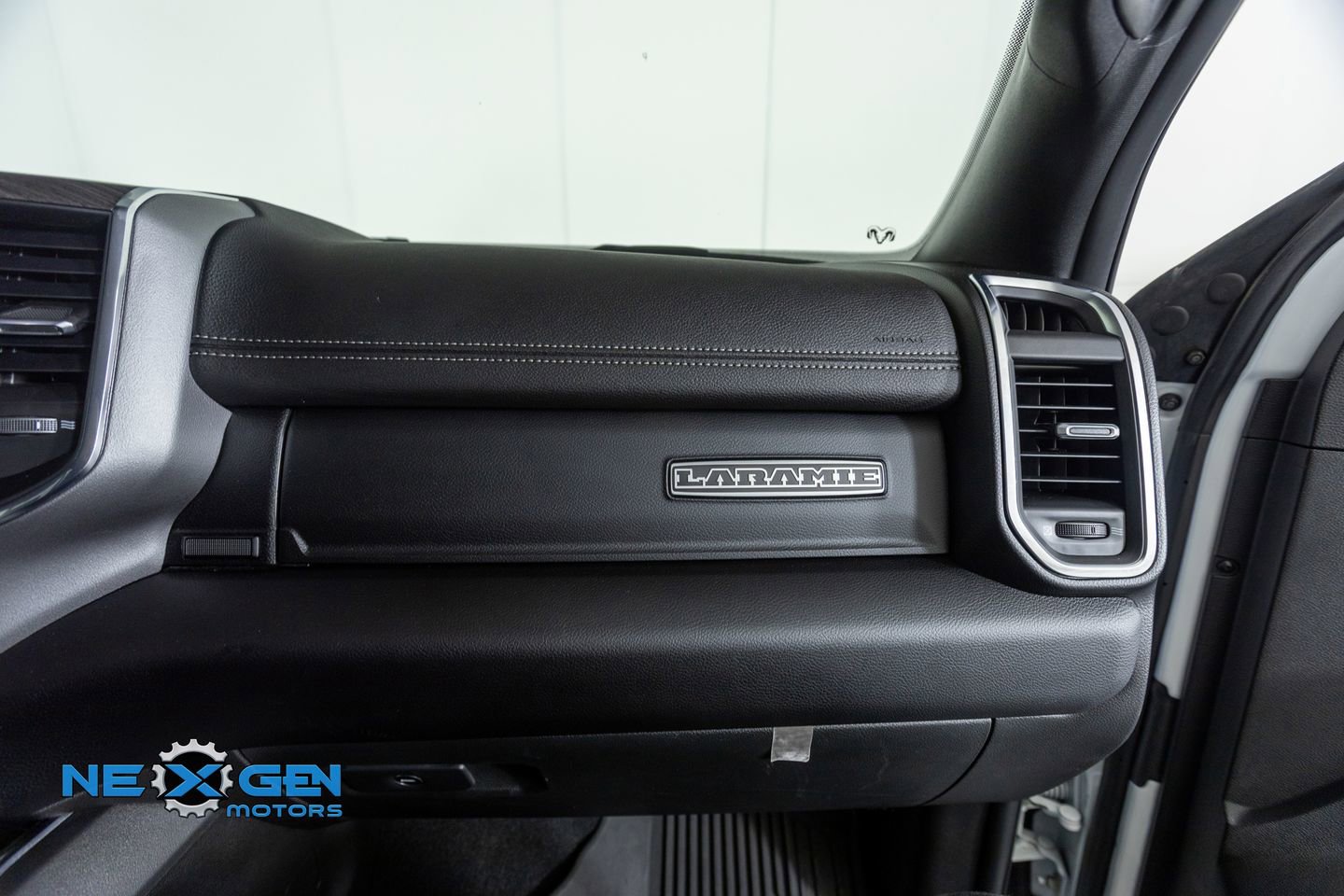 Used 2025 RAM 3500 Laramie w/ Night Edition image 40