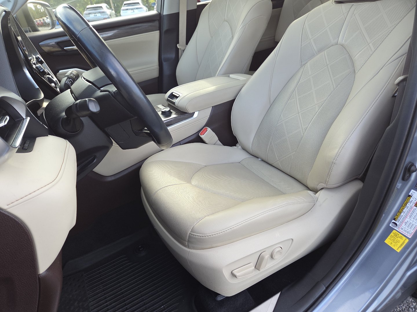 Used 2021 Toyota Highlander Platinum AWD/4WD image 28