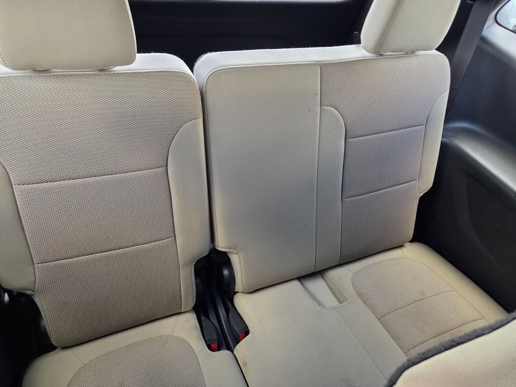 Used 2023 Chevrolet Traverse LS FWD image 14