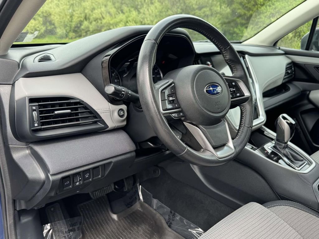 Used 2022 Subaru Outback Premium image 3