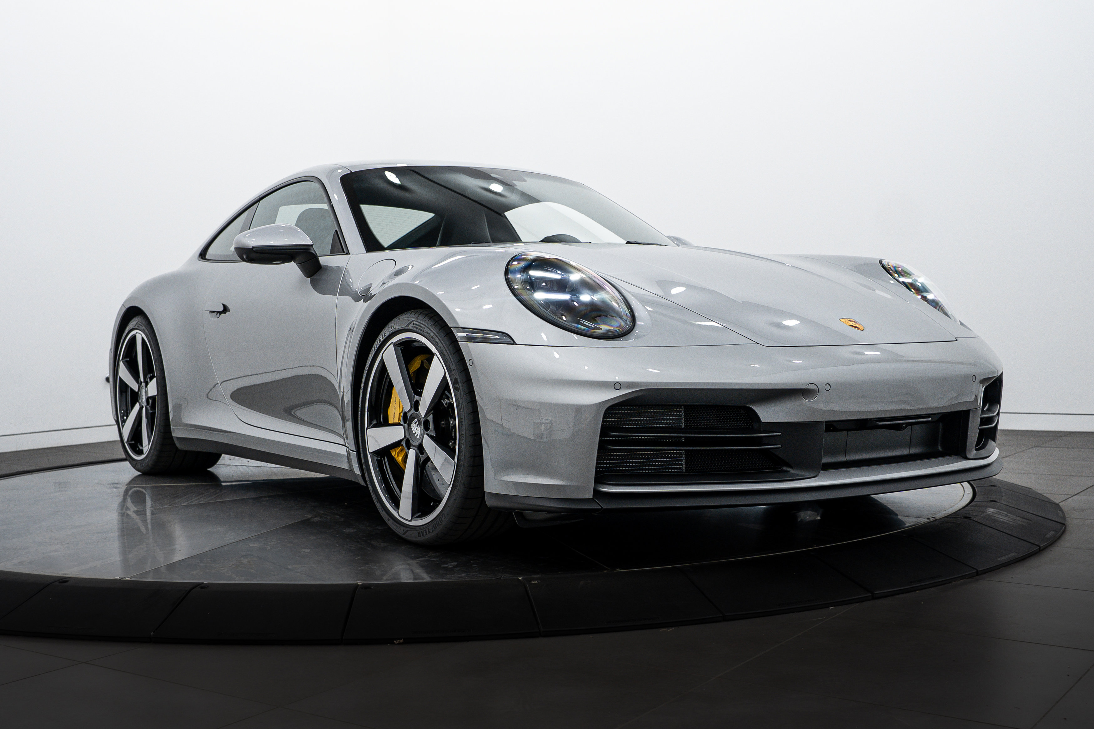 Certified 2025 Porsche 911 Carrera S image 9