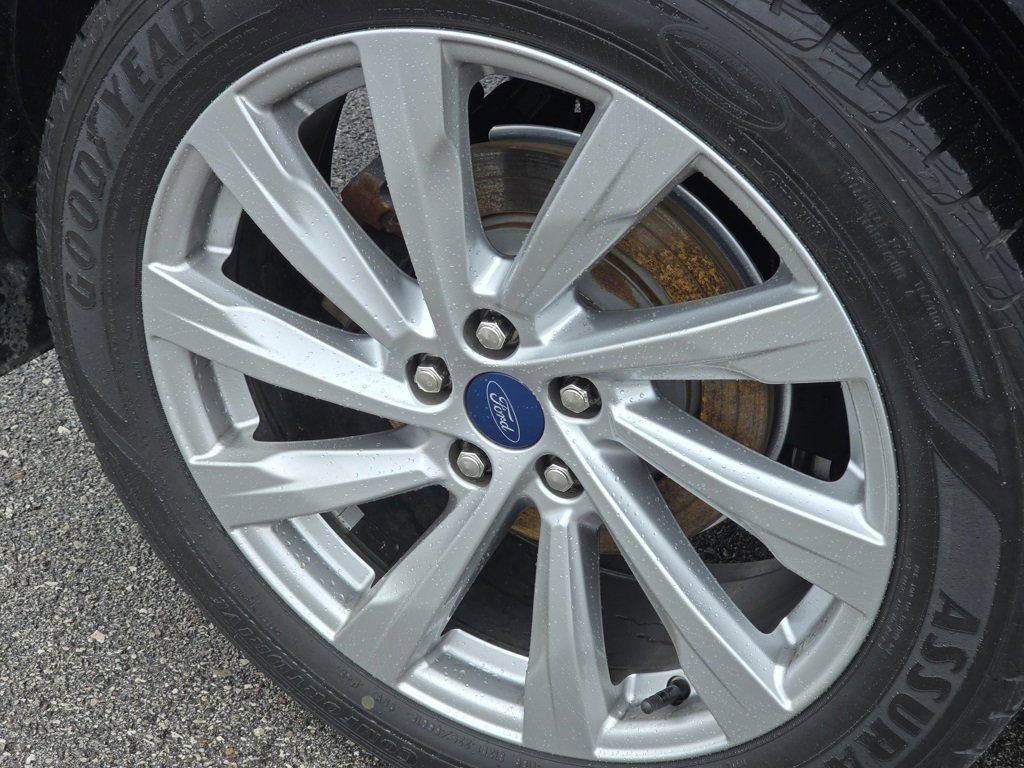 Used 2022 Ford Escape Titanium w/ Titanium Elite Package image 17