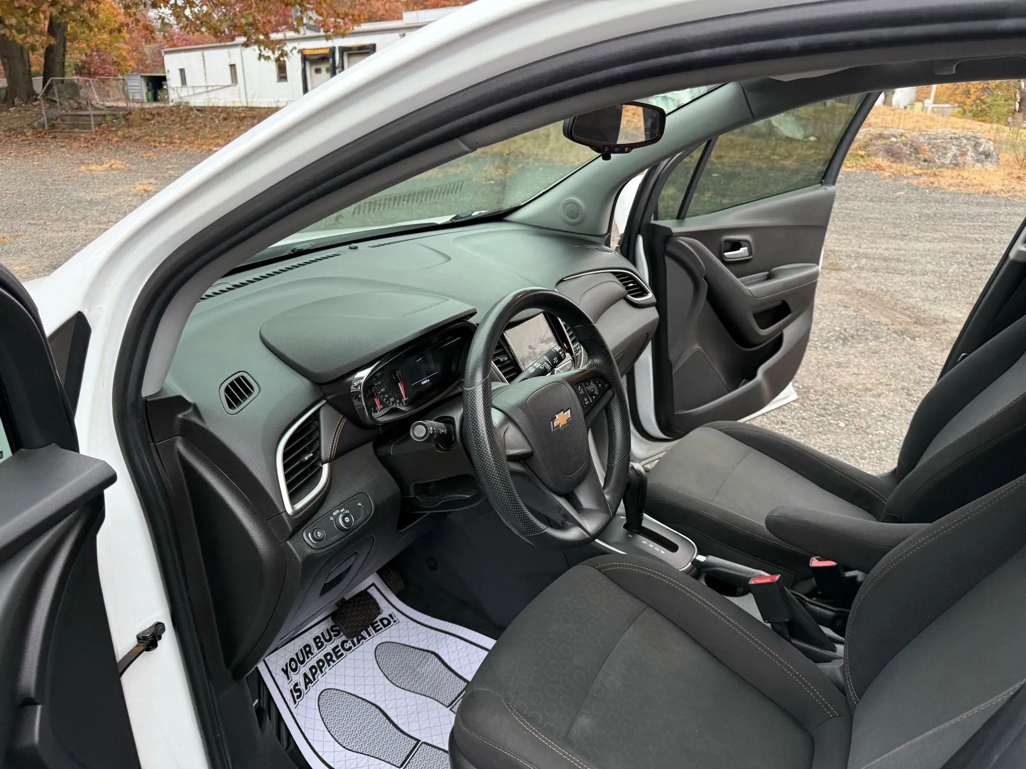 Used 2019 Chevrolet Trax LS image 29