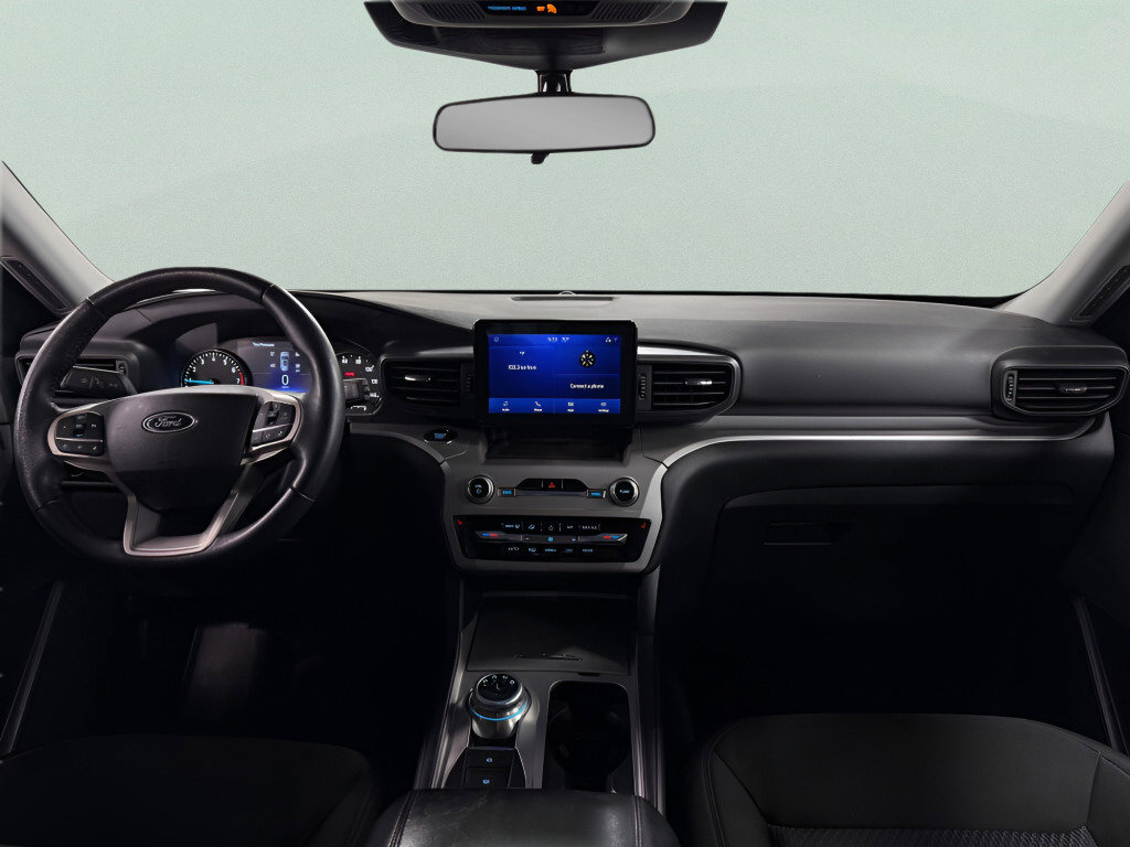 Used 2023 Ford Explorer XLT image 10