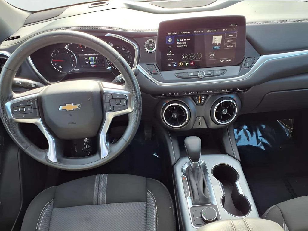 Used 2024 Chevrolet Blazer LT FWD image 11