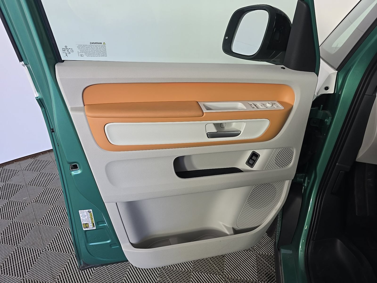 Used 2025 Volkswagen ID. Buzz 1st Edition RWD image 14