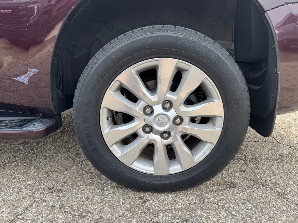 Used 2014 Toyota Sequoia Platinum AWD/4WD image 29