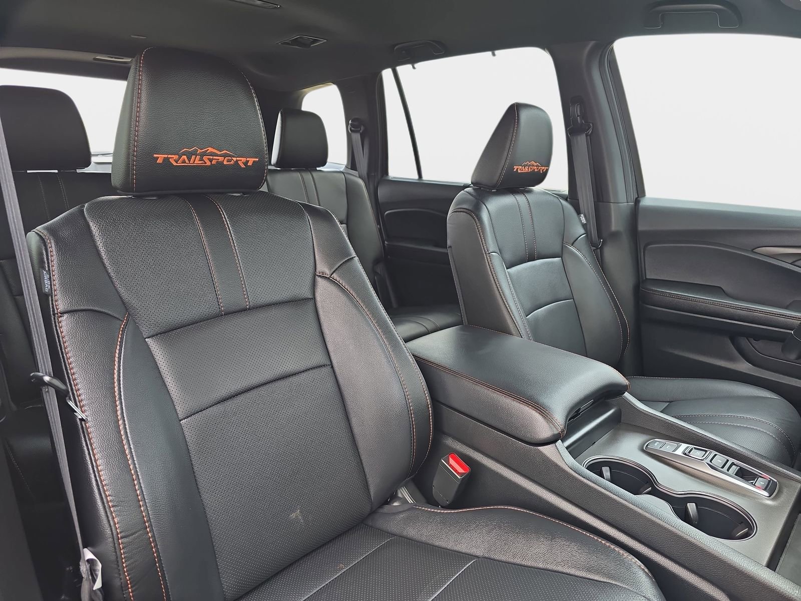 Used 2025 Honda Passport TrailSport image 12