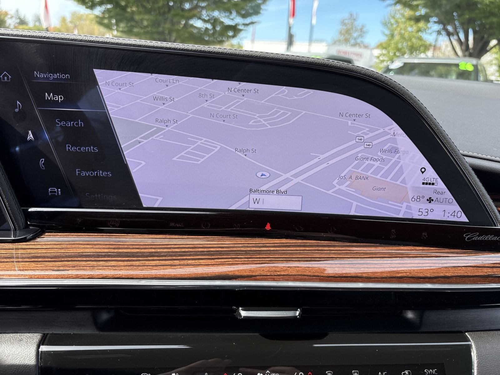 Used 2023 Cadillac Escalade Luxury AWD/4WD image 20