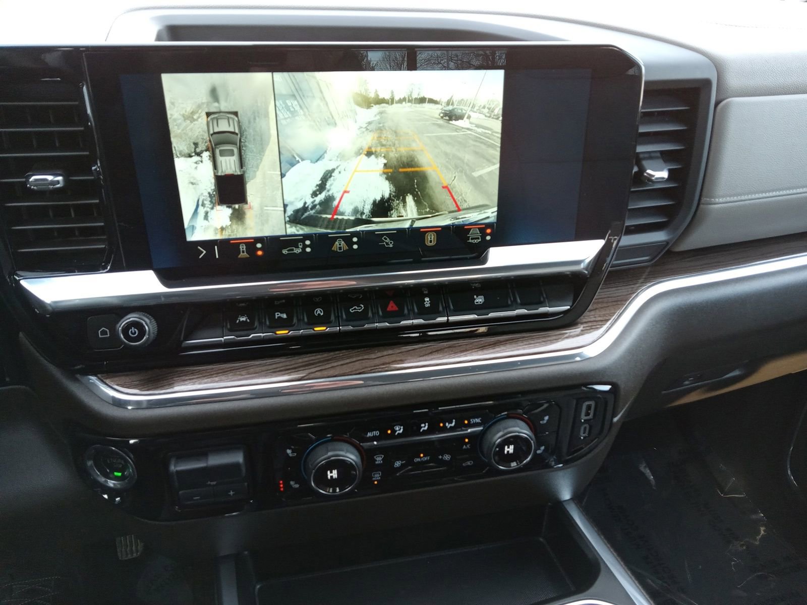 Used 2024 Chevrolet Silverado 1500 RST AWD/4WD image 17
