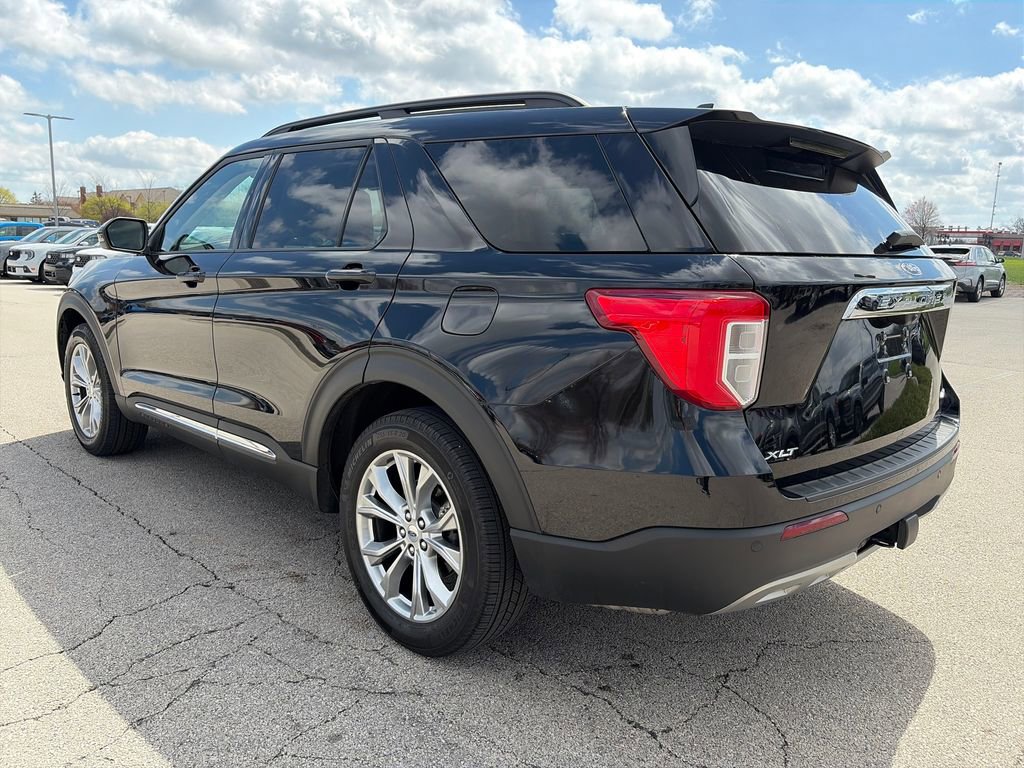 Used 2024 Ford Explorer XLT w/ Equipment Group 202A AWD/4WD image 5