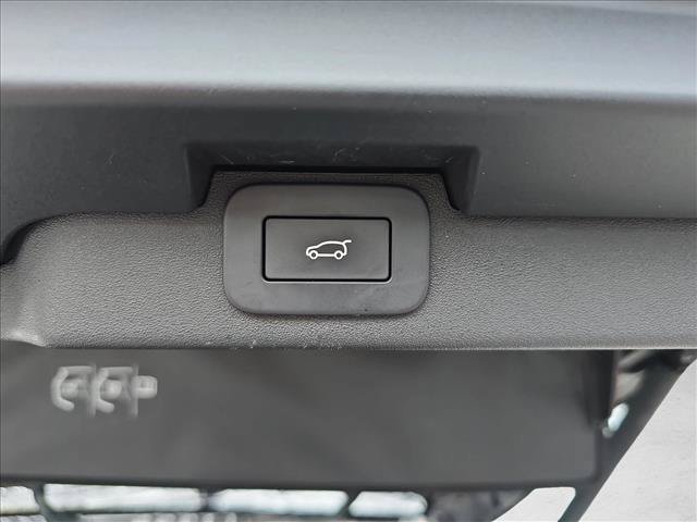 Certified 2023 Land Rover Discovery Metropolitan Edition AWD/4WD image 13
