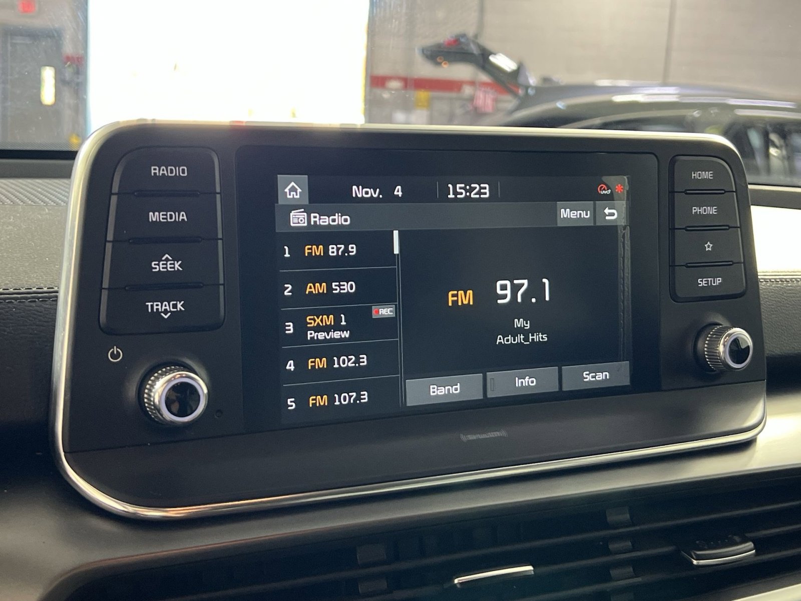 Used 2020 Kia Telluride LX image 15