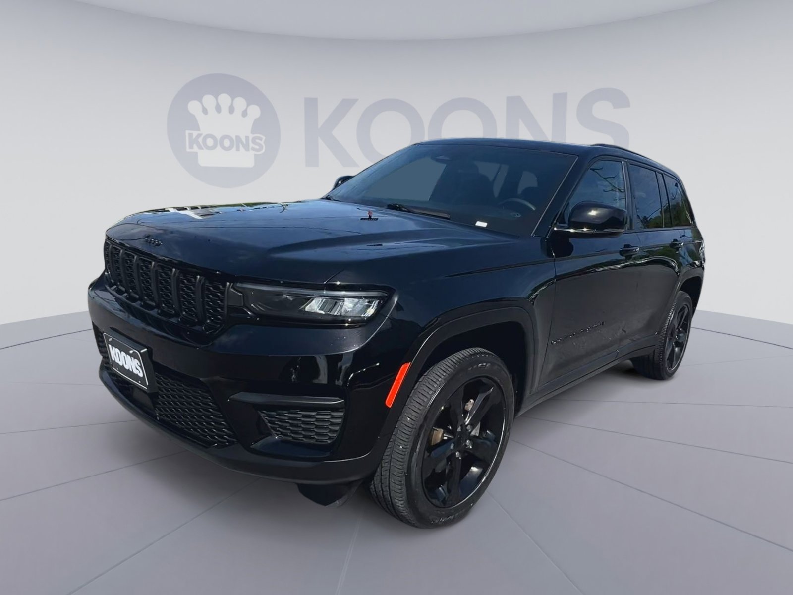 Used 2023 Jeep Grand Cherokee Altitude image 5