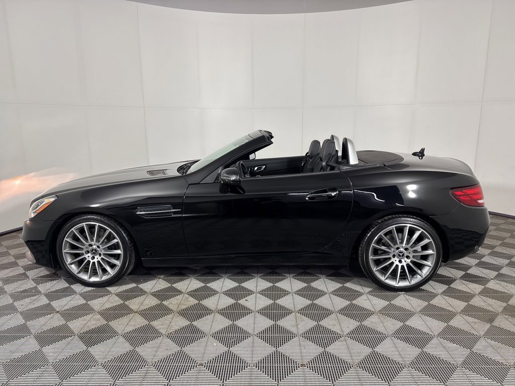 Used 2020 Mercedes-Benz SLC 300 image 2