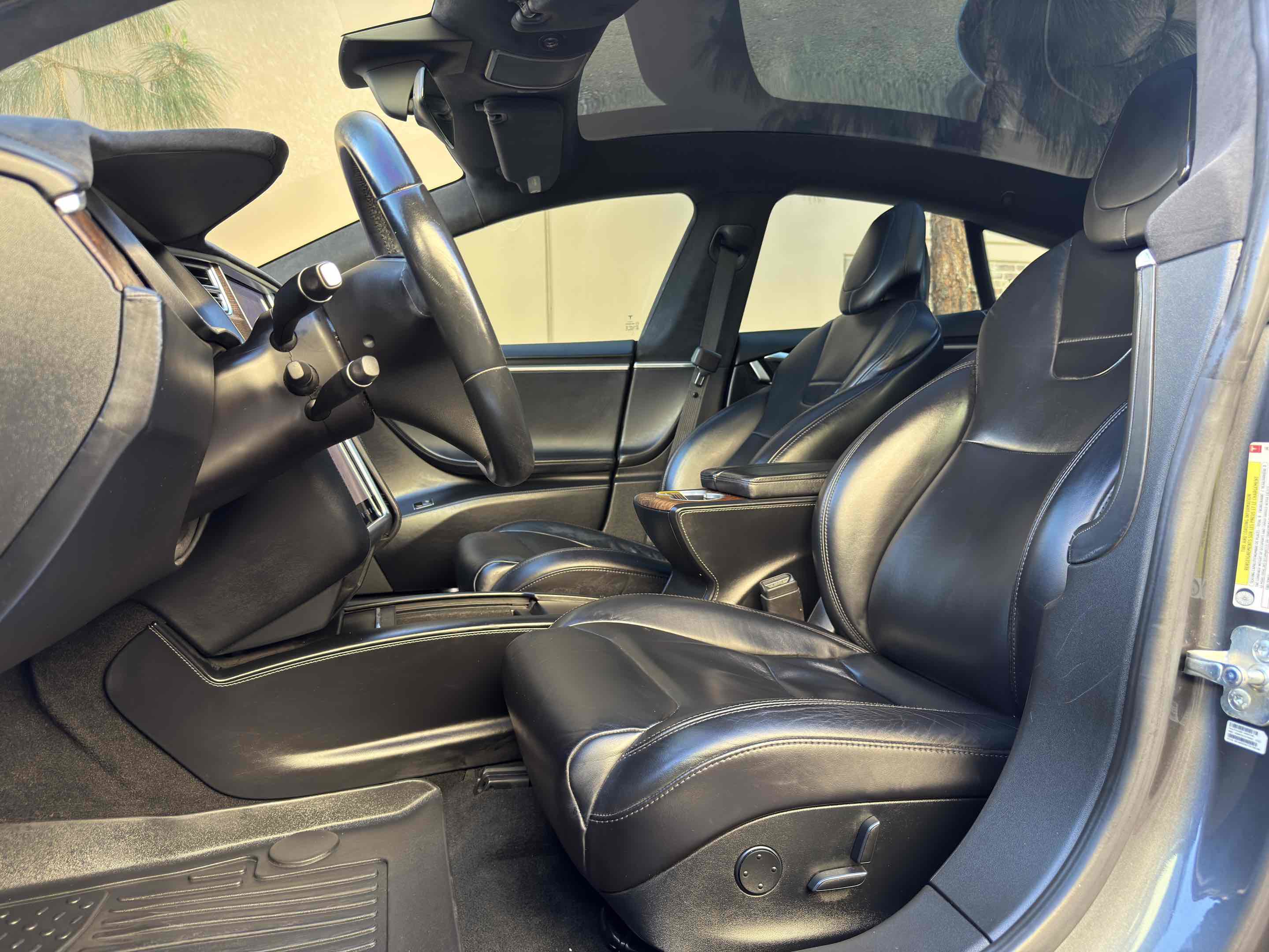 Used 2017 Tesla Model S 75 RWD image 33