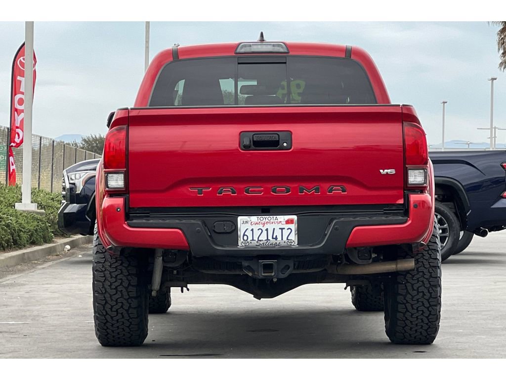 Used 2019 Toyota Tacoma TRD Sport w/ Technology Package image 5