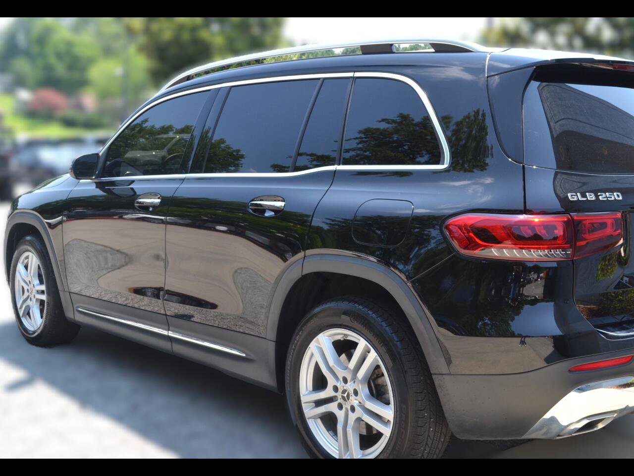 Used 2023 Mercedes-Benz GLB 250 image 8