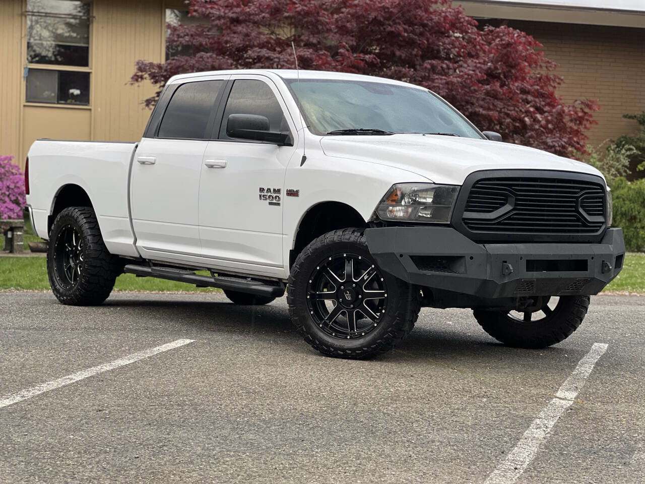 Used 2019 RAM 1500 Classic SLT w/ Protection Group AWD/4WD image 2