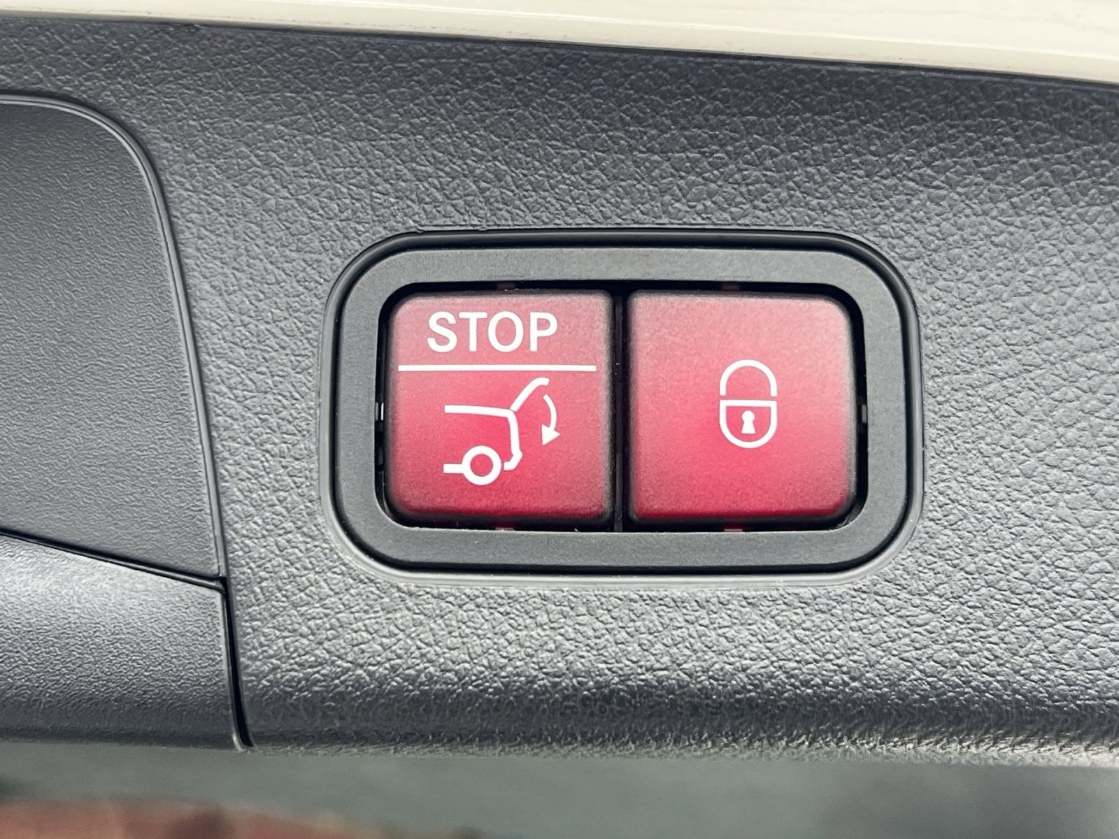 Used 2021 Mercedes-Benz GLA 250 w/ Premium Package image 25