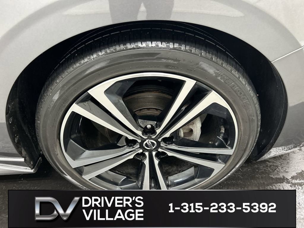 Used 2023 Nissan Sentra SR w/ SR Premium Package FWD image 8