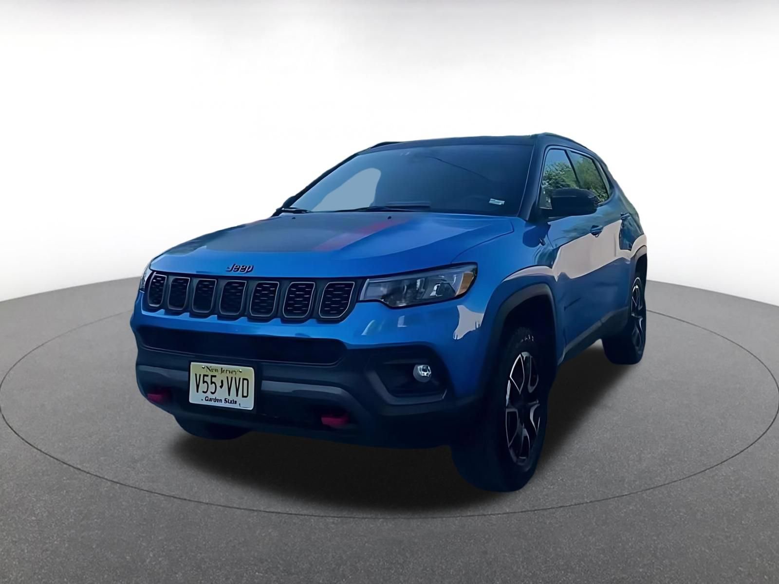 Used 2025 Jeep Compass Trailhawk AWD/4WD image 4