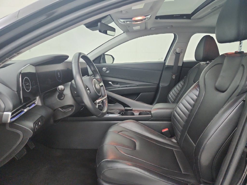 Used 2025 Hyundai Elantra Limited FWD image 19