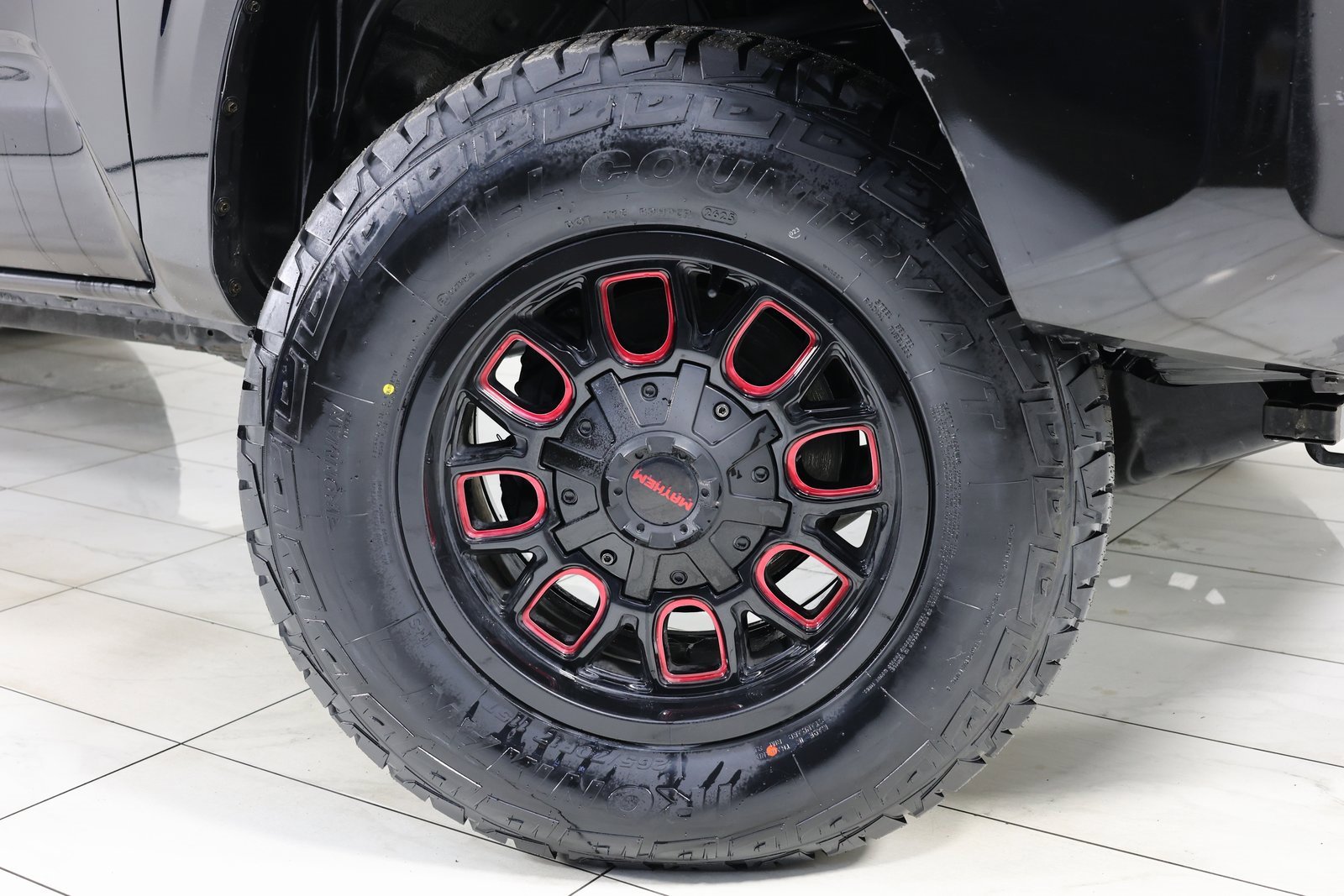 Used 2017 Toyota Tacoma SR image 11