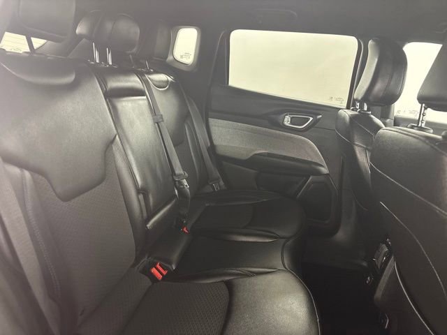 Used 2024 Jeep Compass Latitude image 12