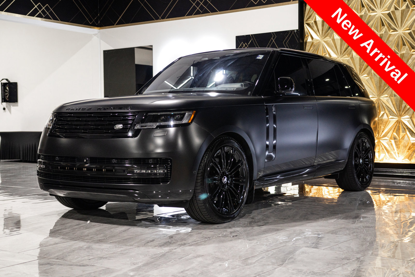 Used 2023 Land Rover Range Rover Long Wheelbase SE AWD/4WD image 4